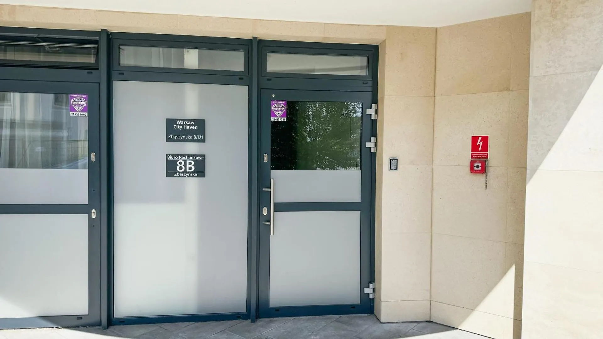 B2 - Noble Room - Warsaw City Haven - Shared Bathroom 0*,  Polen