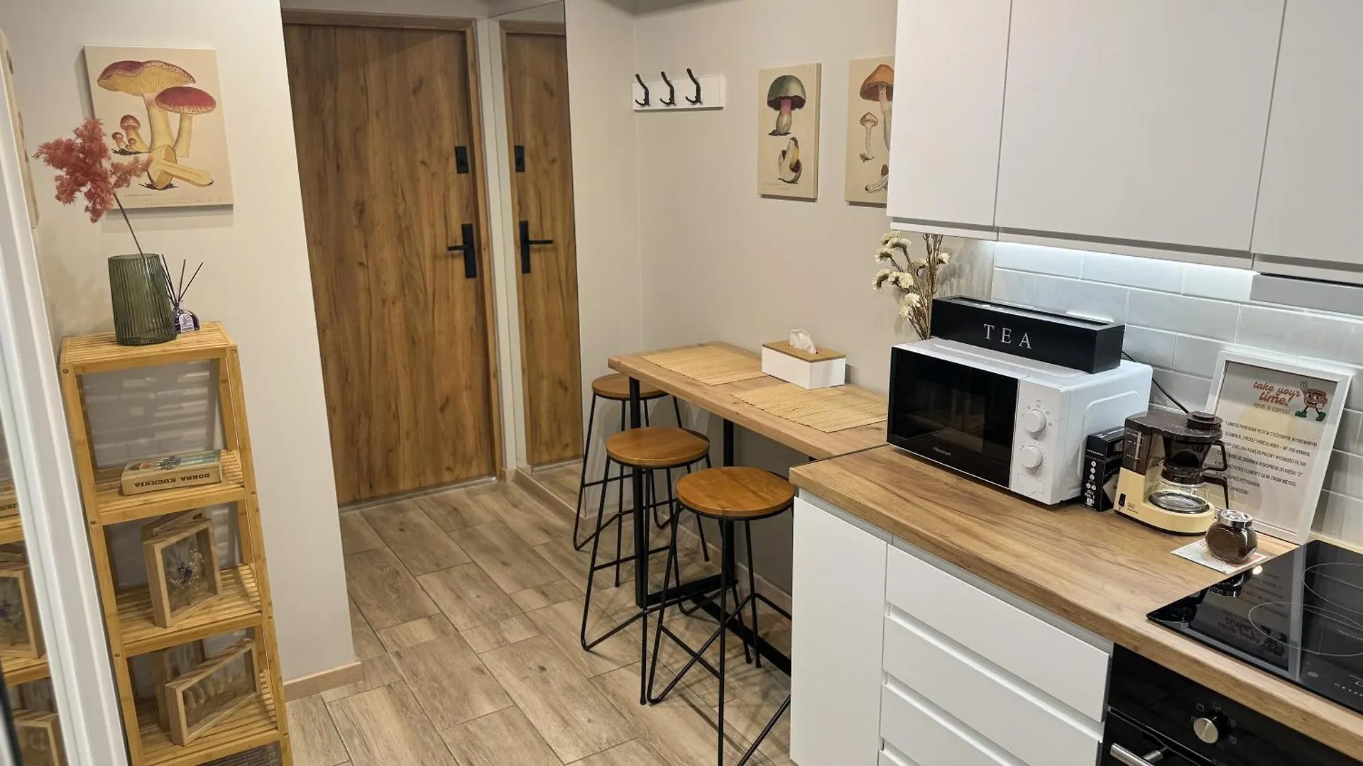 Apartment B2 - Noble Room - Warsaw City Haven - Shared Bathroom