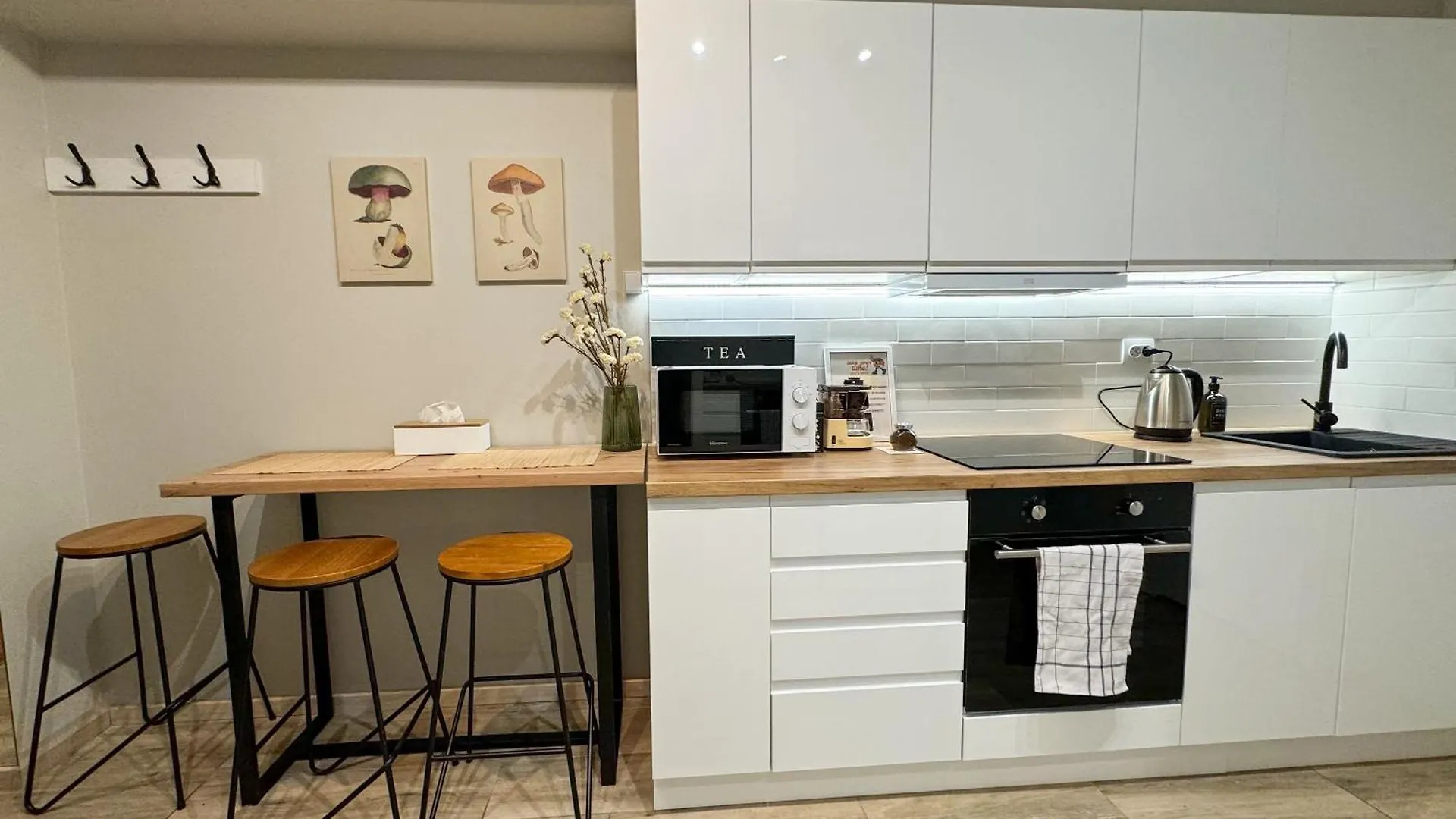 B2 - Noble Room - Warsaw City Haven - Shared Bathroom Poland